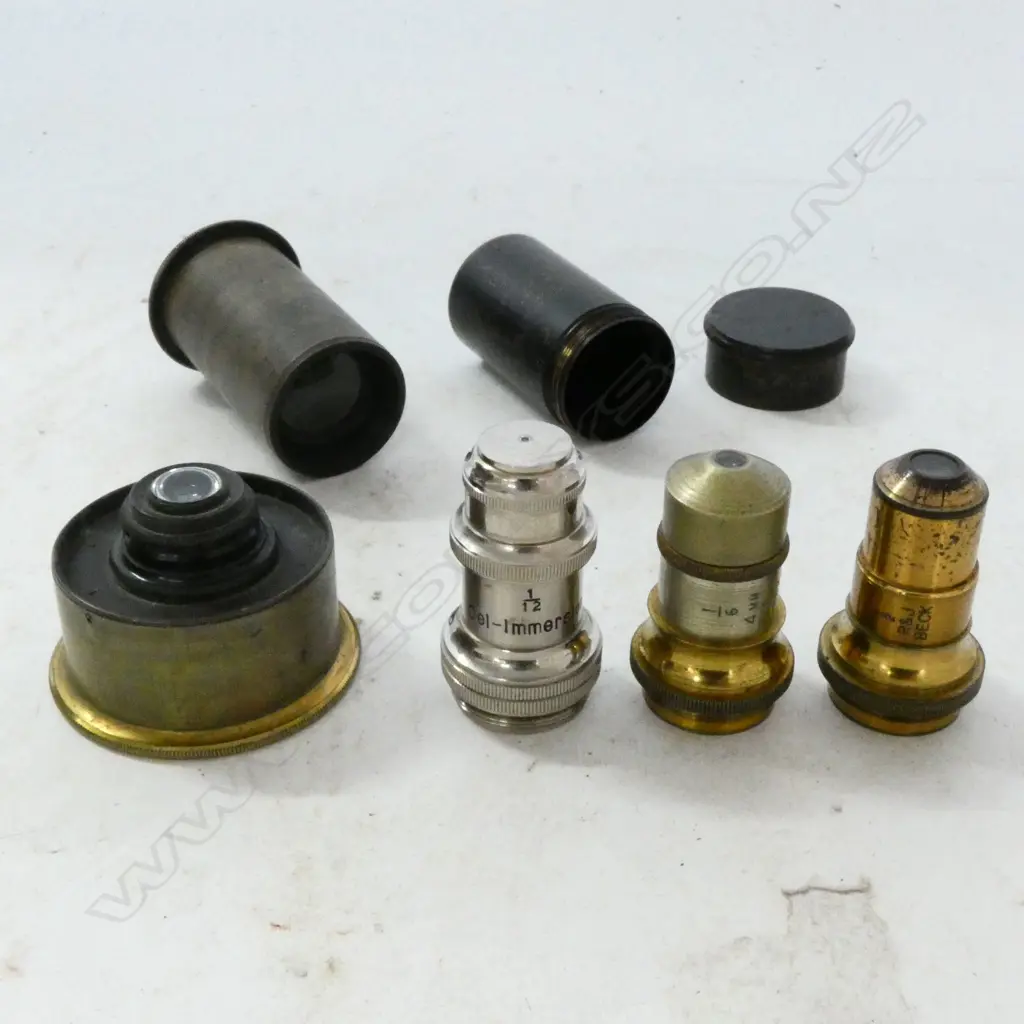 J.SWIFT & SON, LONDON BRASS COMPOUND MONOCULAR MICROSCOPE, RAISED ON FIXED TRIPOD BASE, IN MAHOG BOX Image 1++